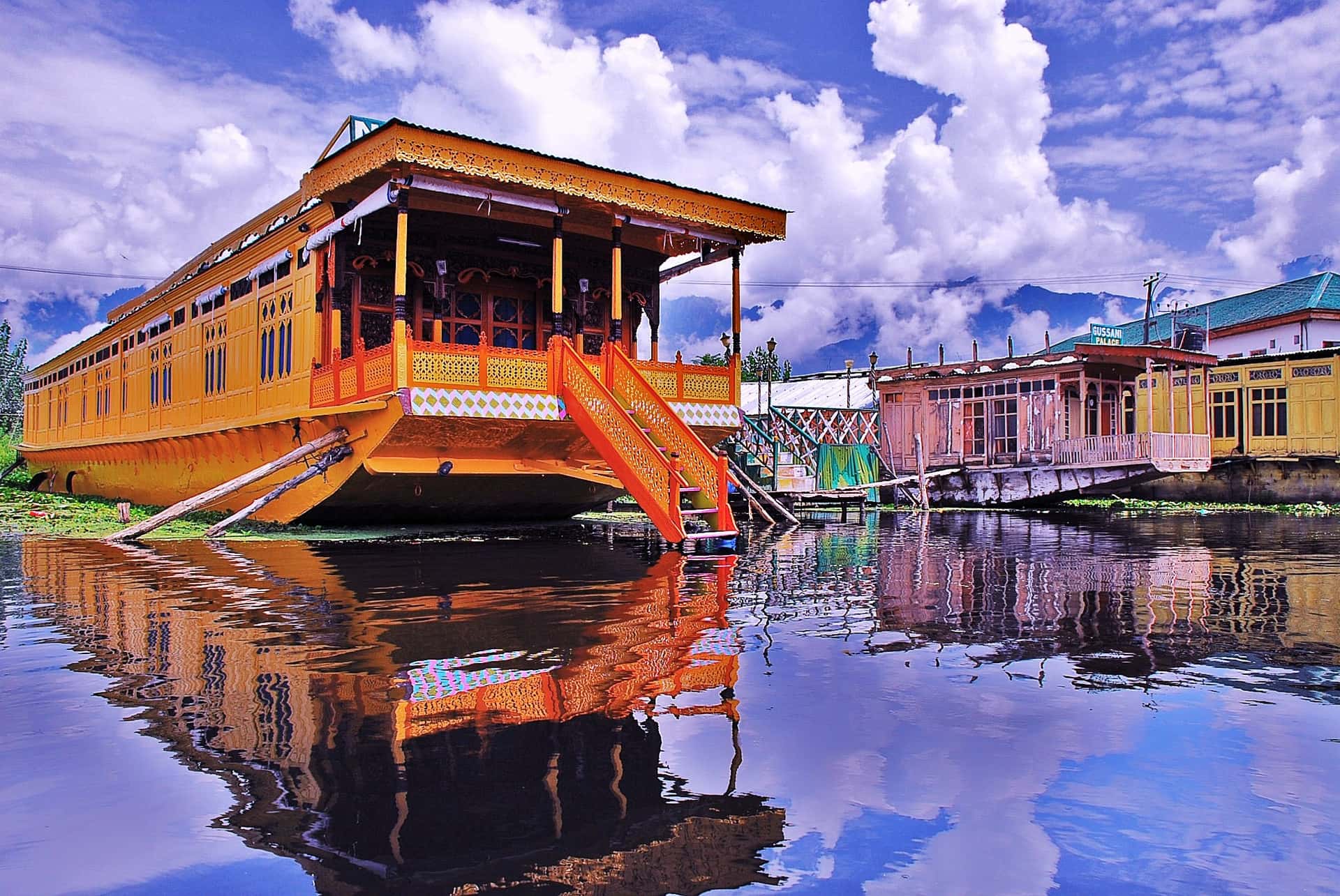 Kashmir Romantic Honeymoon Package